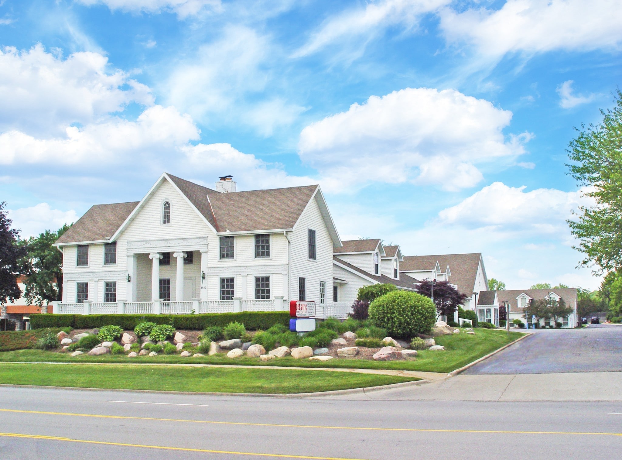 1812-1814 S Rochester Rd, Rochester Hills, MI for lease Primary Photo- Image 1 of 10