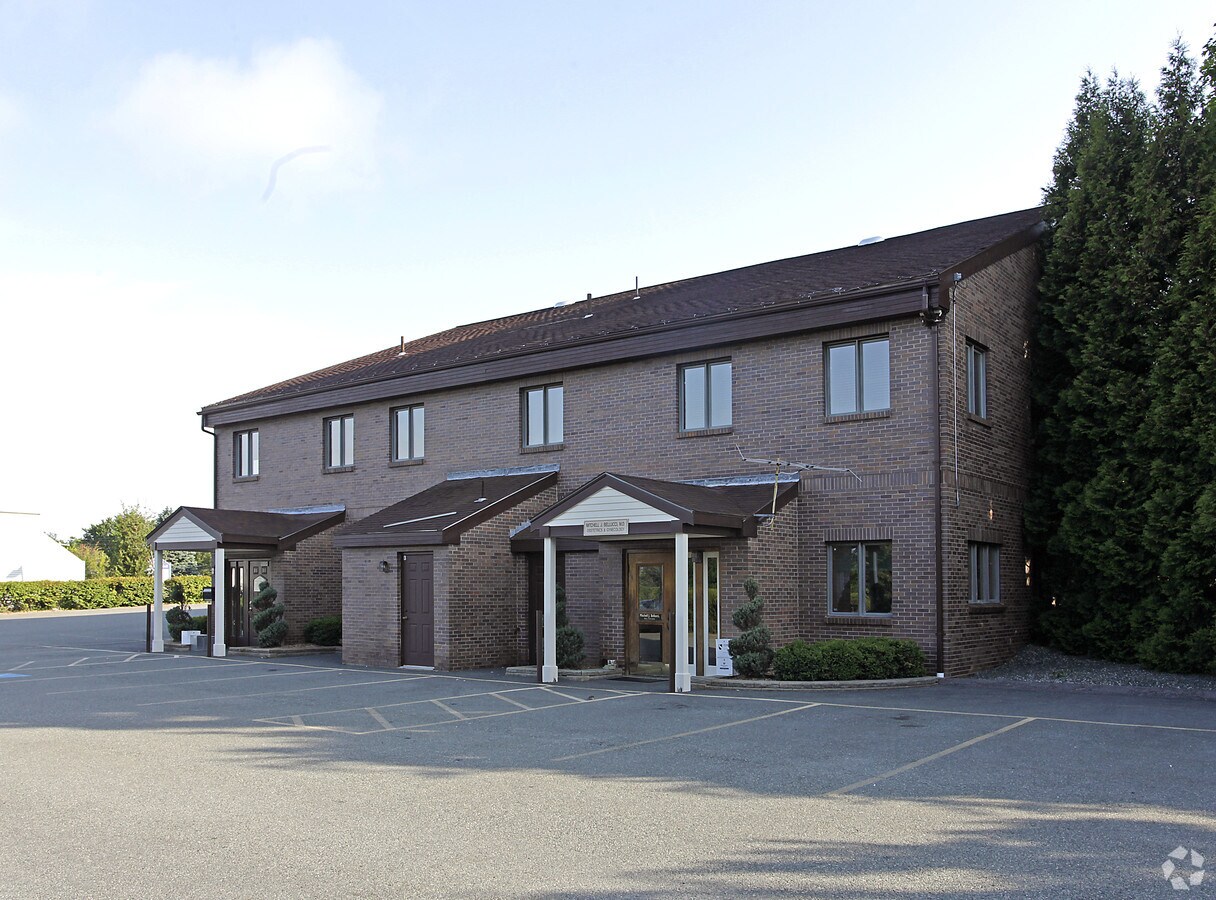 192 West St, Milford, MA 01757