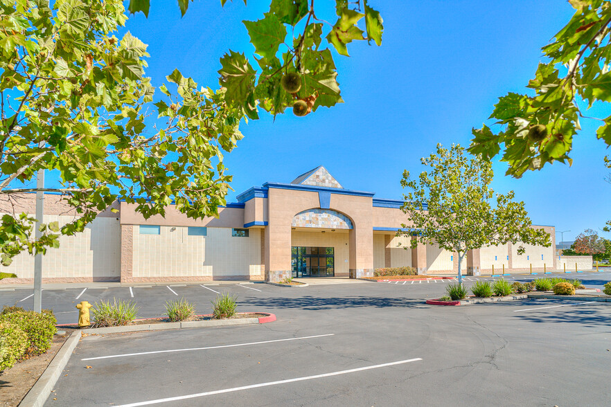 2445 Carmichael Dr, Chico, CA for lease - Building Photo - Image 3 of 32