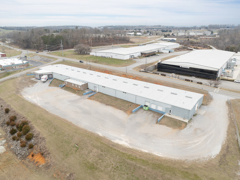 989 Industrial Park Rd, Dandridge, TN for sale - Building Photo - Image 1 of 11