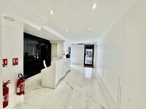 7 Rue Violet, Paris for lease Interior Photo- Image 1 of 5