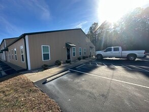 4758 US Highway 301 S, Hope Mills, NC for lease Building Photo- Image 2 of 8
