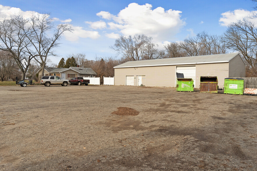 1806 E Webster Rd, Flint, MI for sale - Building Photo - Image 3 of 11