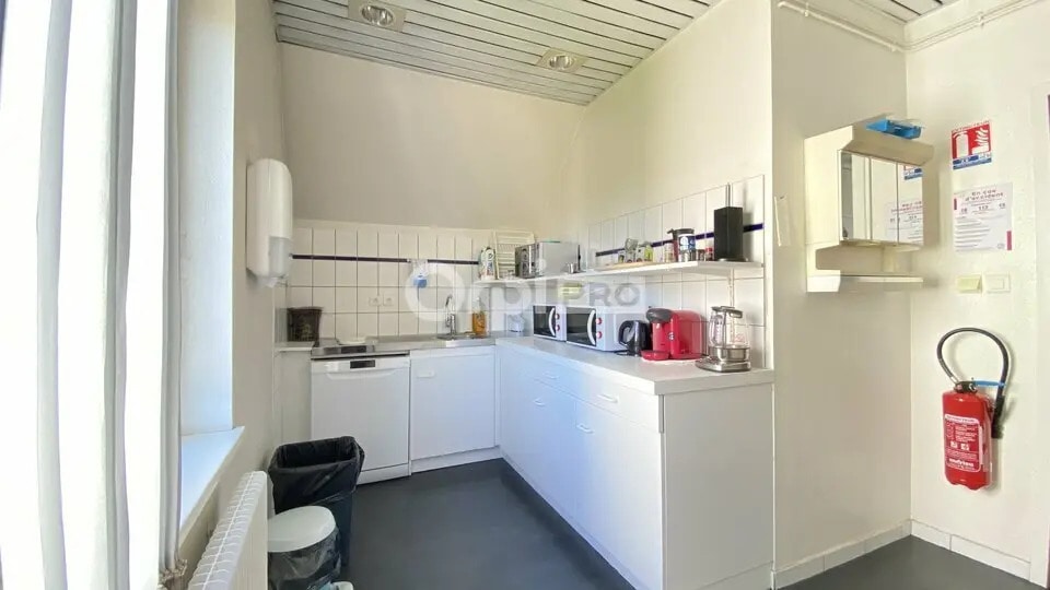 Flex in Colmar for lease - Interior Photo - Image 3 of 7