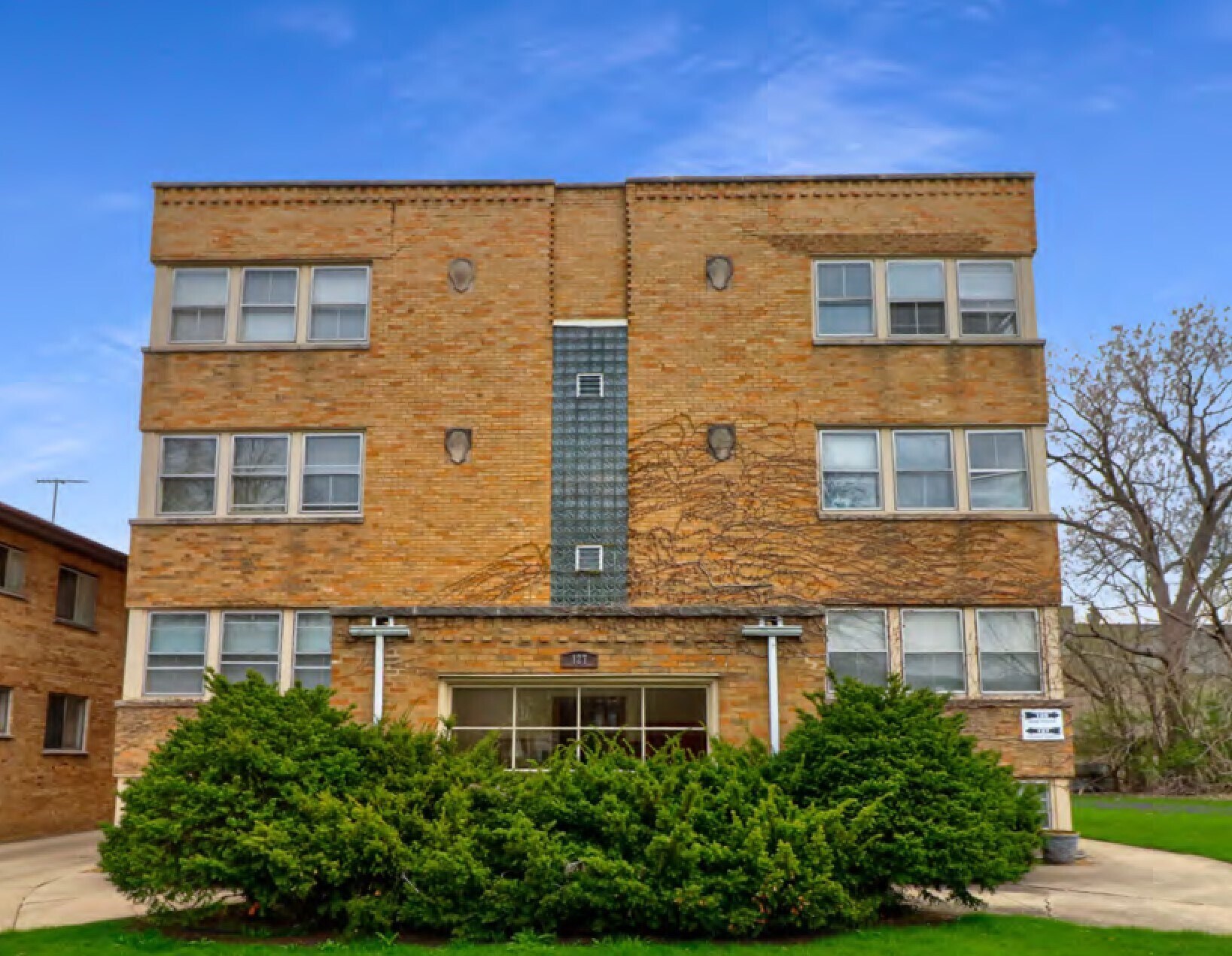 127 Virginia St, Elmhurst, IL for sale Primary Photo- Image 1 of 1