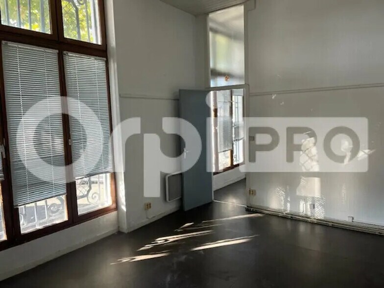Office in La Rochelle for sale - Interior Photo - Image 1 of 5