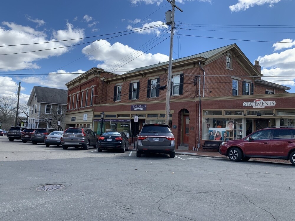 11 Village Sq, Cincinnati, OH for sale Building Photo- Image 1 of 1