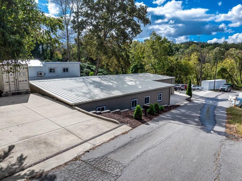 24 Old County Home Rd, Asheville, NC for lease - Building Photo - Image 3 of 35