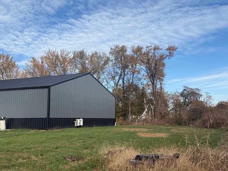 200 E Walnut St, Grain Valley, MO for sale - Building Photo - Image 2 of 5