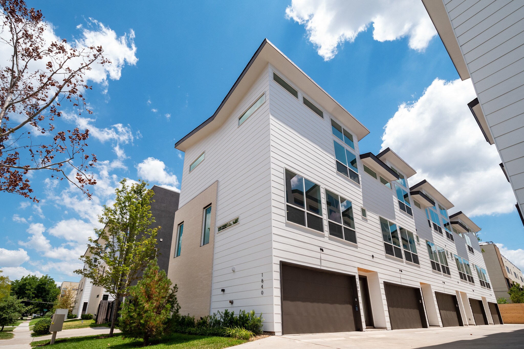 5923 Lindell Ave, Dallas, TX for sale Primary Photo- Image 1 of 1