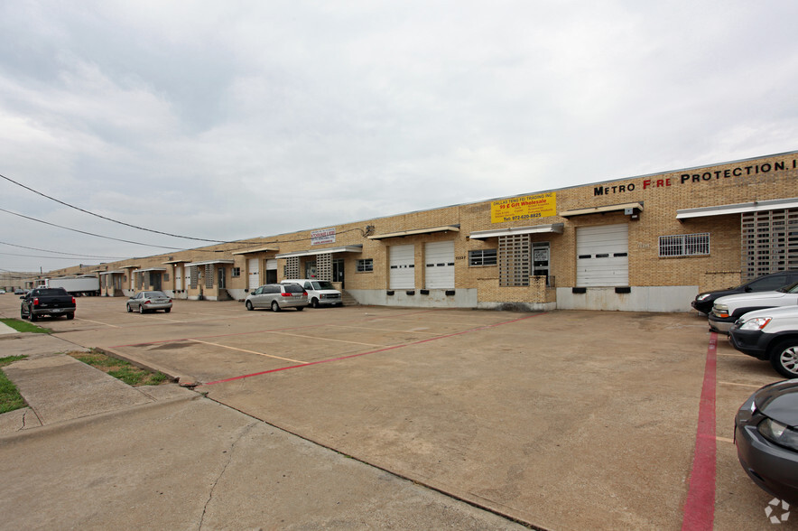 11301-11345 Indian Trl, Dallas, TX for lease - Building Photo - Image 2 of 2