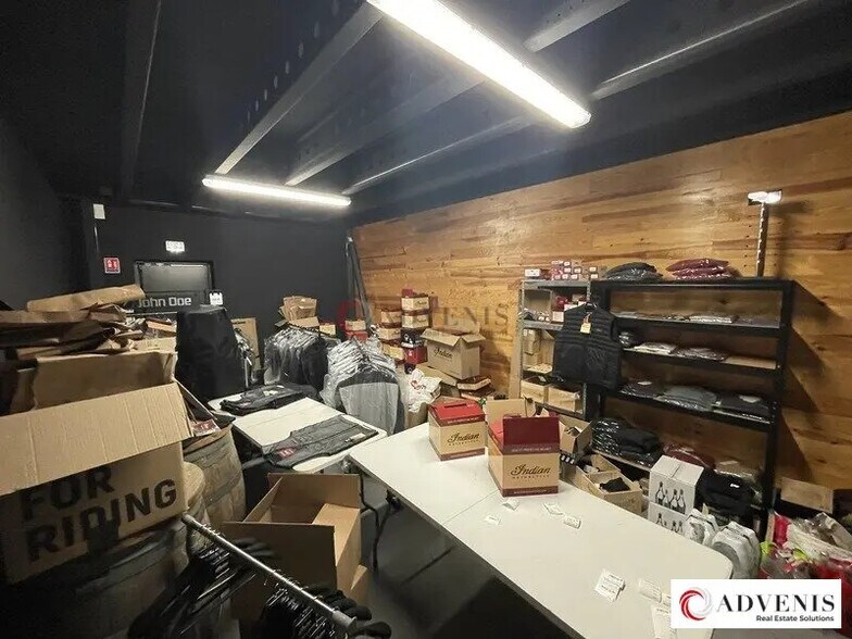 Flex in Mérignac for lease - Interior Photo - Image 2 of 10