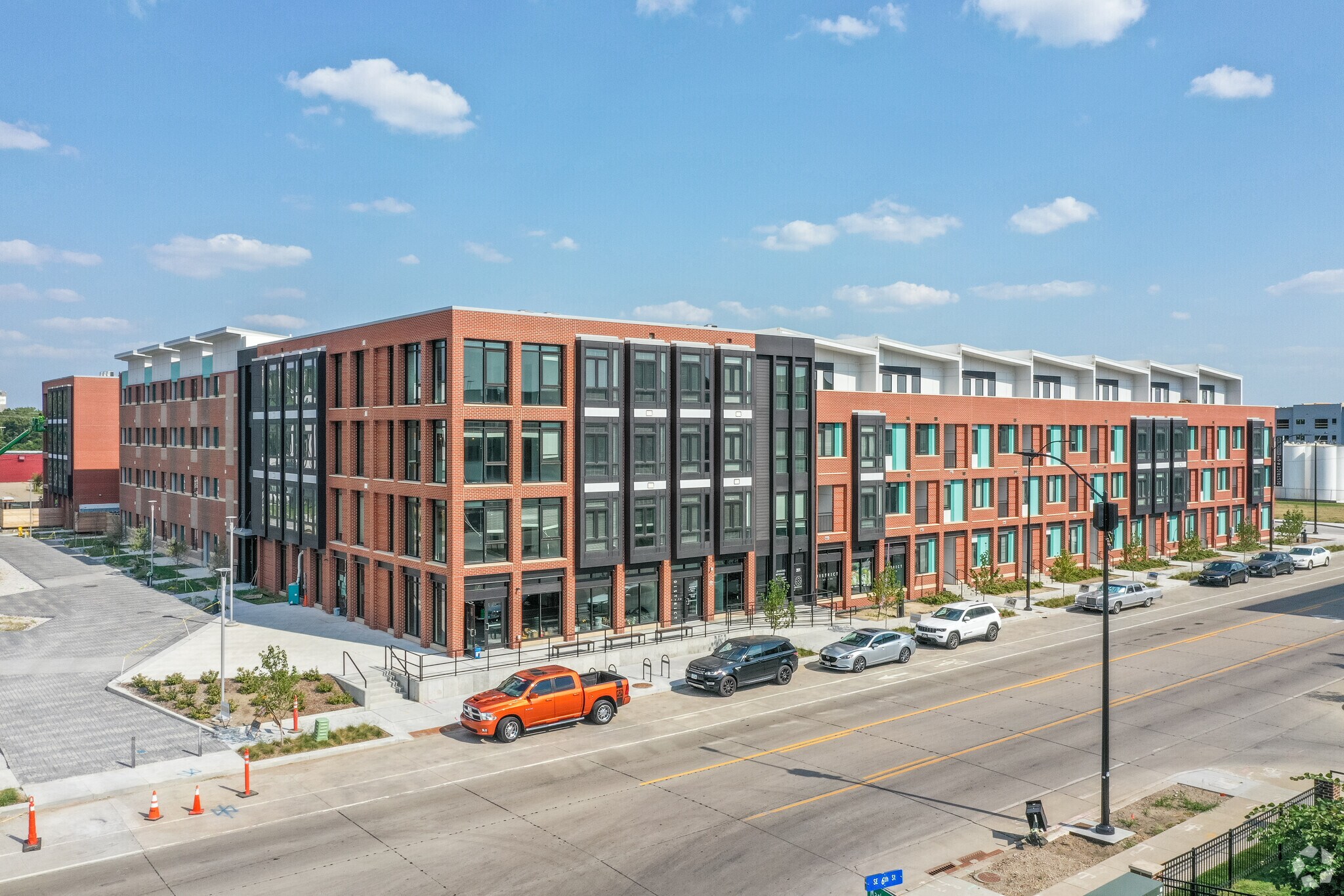 201 SE 6th St, Des Moines, IA for lease Primary Photo- Image 1 of 74