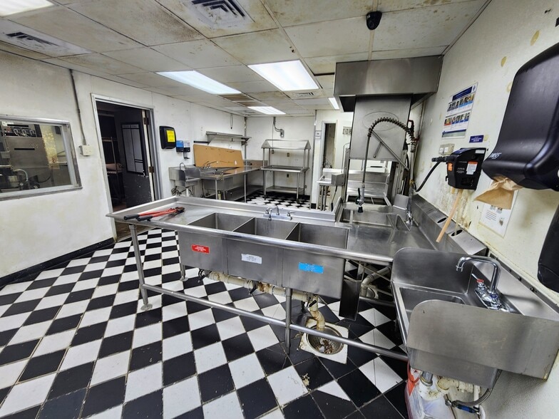 11161 Research Plaza Way, Richmond, VA for sale - Building Photo - Image 2 of 8