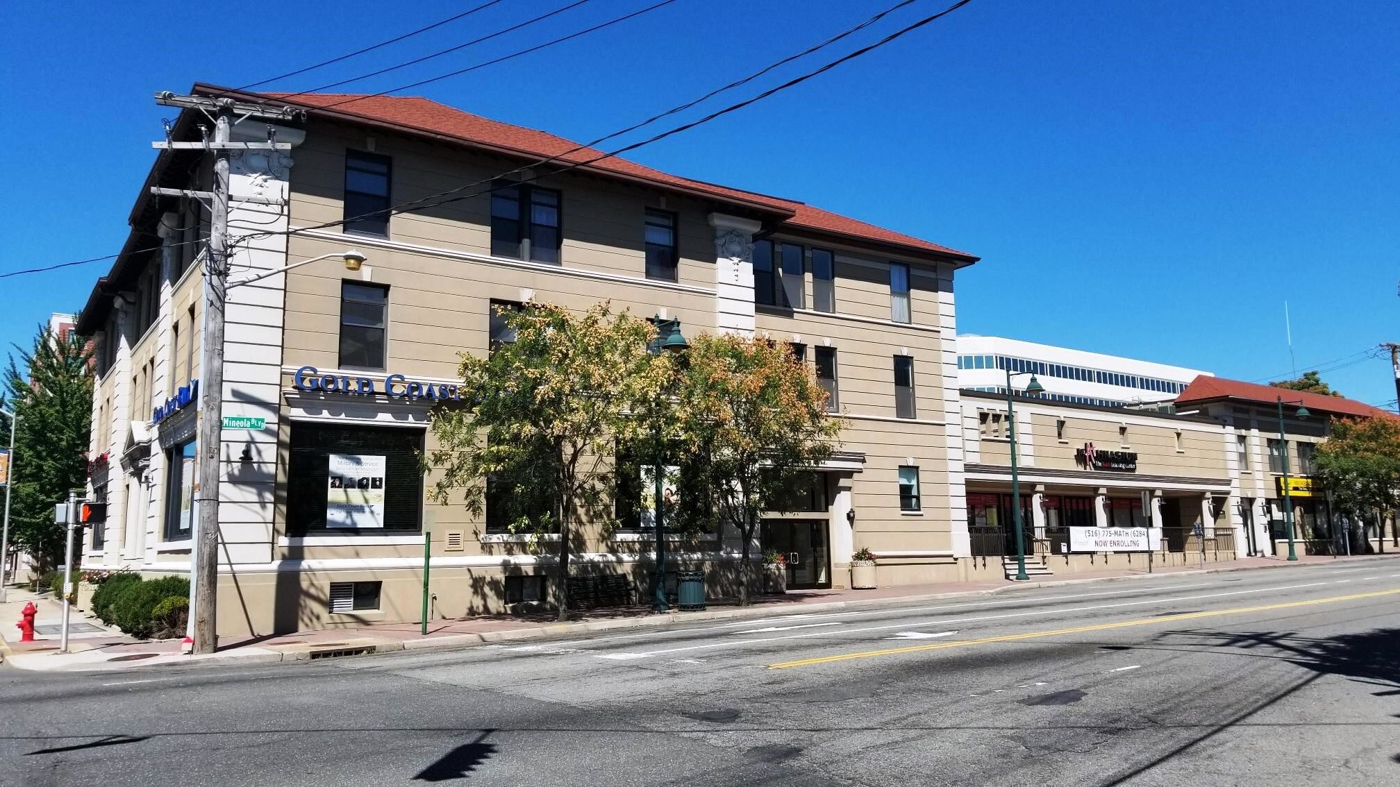 43 Mineola Blvd, Mineola, NY 11501