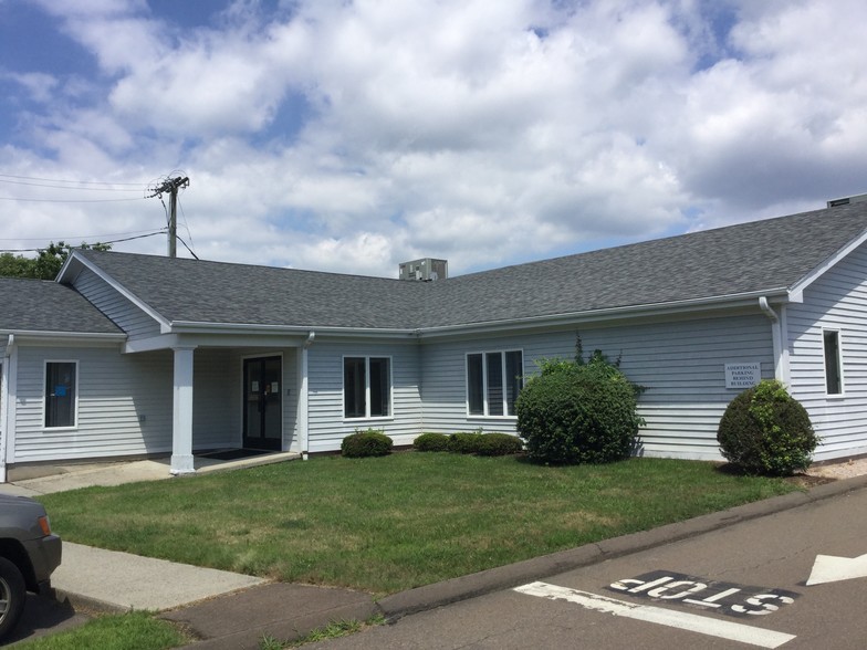 669 Boston Post Rd, Guilford, CT for lease - Building Photo - Image 3 of 34