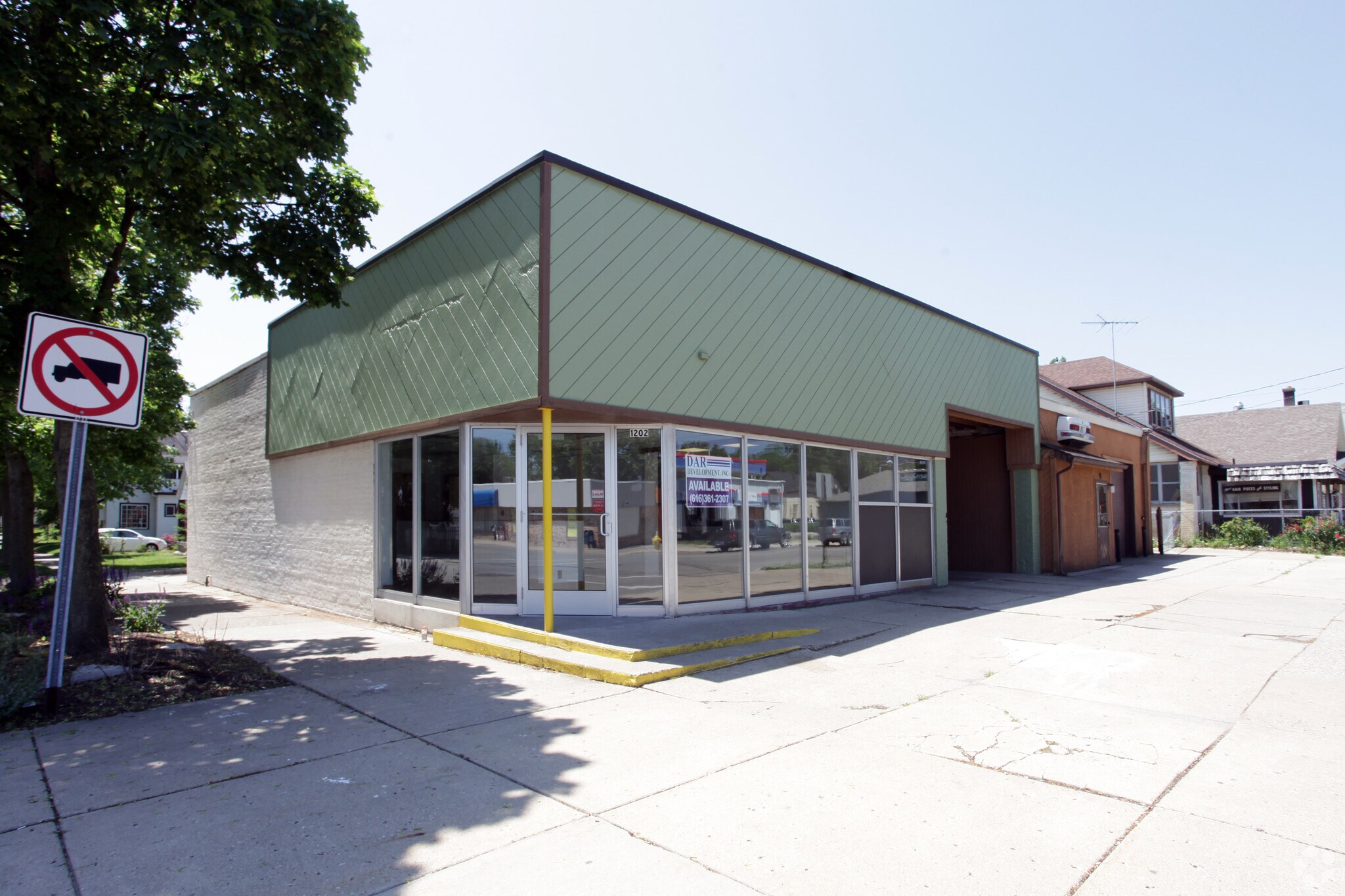 1202 W Fulton St, Grand Rapids, MI for sale Building Photo- Image 1 of 1