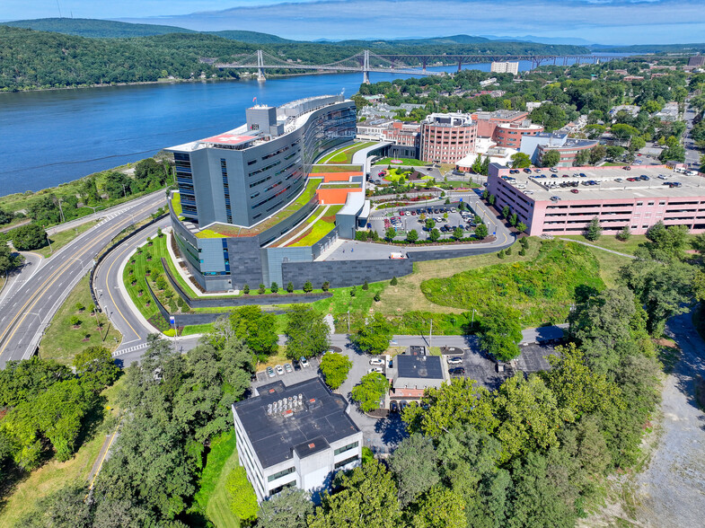 27 Fox St, Poughkeepsie, NY for lease - Aerial - Image 1 of 8