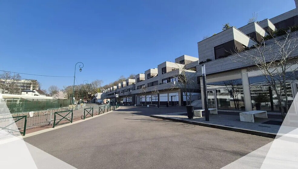 30 Rue De La Ronce, Ville-d'Avray for lease - Building Photo - Image 1 of 15