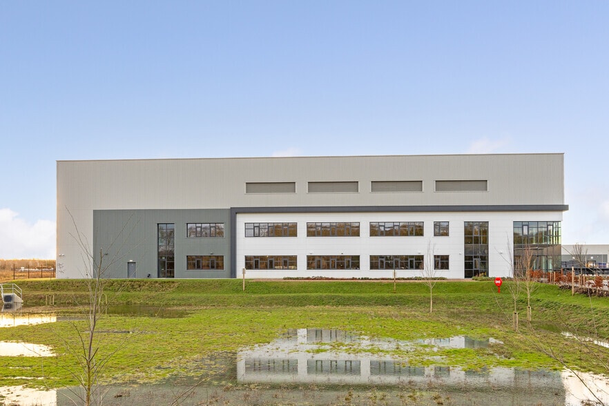 Electric Av, Lincoln for lease - Building Photo - Image 3 of 7