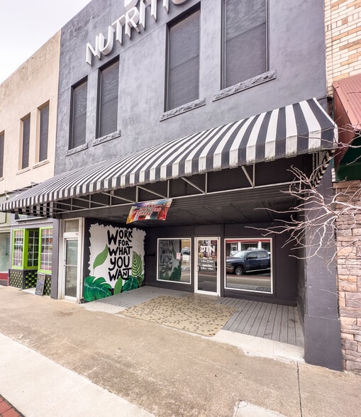 122 E Choctaw Ave, Mcalester, OK for lease - Primary Photo - Image 1 of 7