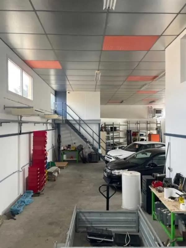 Office in Toussieu for lease Interior Photo- Image 1 of 13