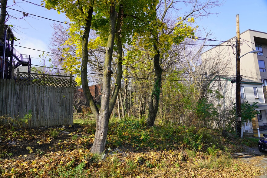 39-Unit & 2 Development Parcels portfolio of 12 properties for sale on LoopNet.com - Building Photo - Image 3 of 17