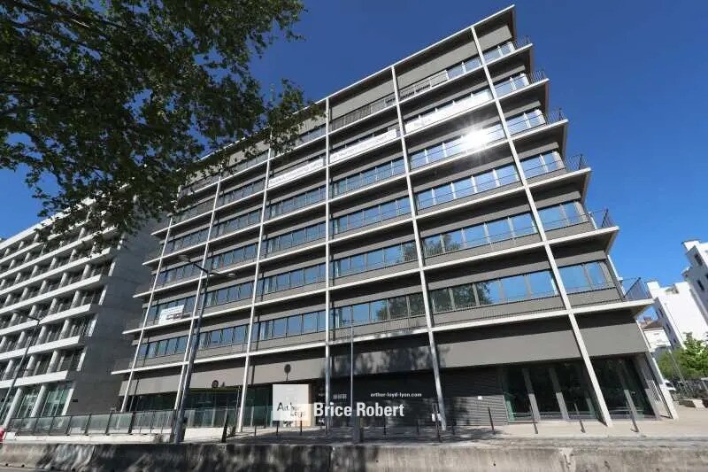 Retail in Lyon for lease Building Photo- Image 1 of 17
