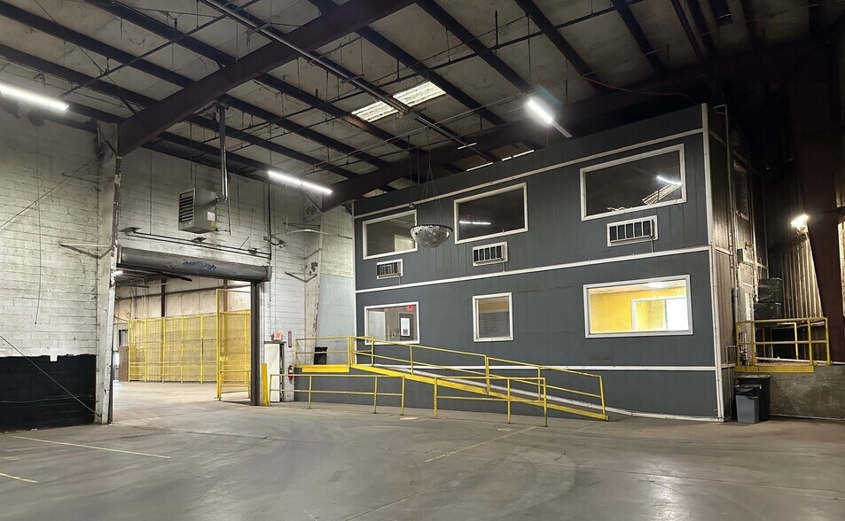 100 Maxine Rd, Danville, VA for sale - Interior Photo - Image 3 of 15