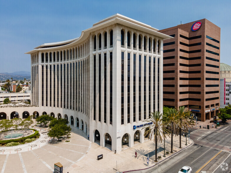 3701 Wilshire Blvd, Los Angeles, CA for lease - Building Photo - Image 2 of 20