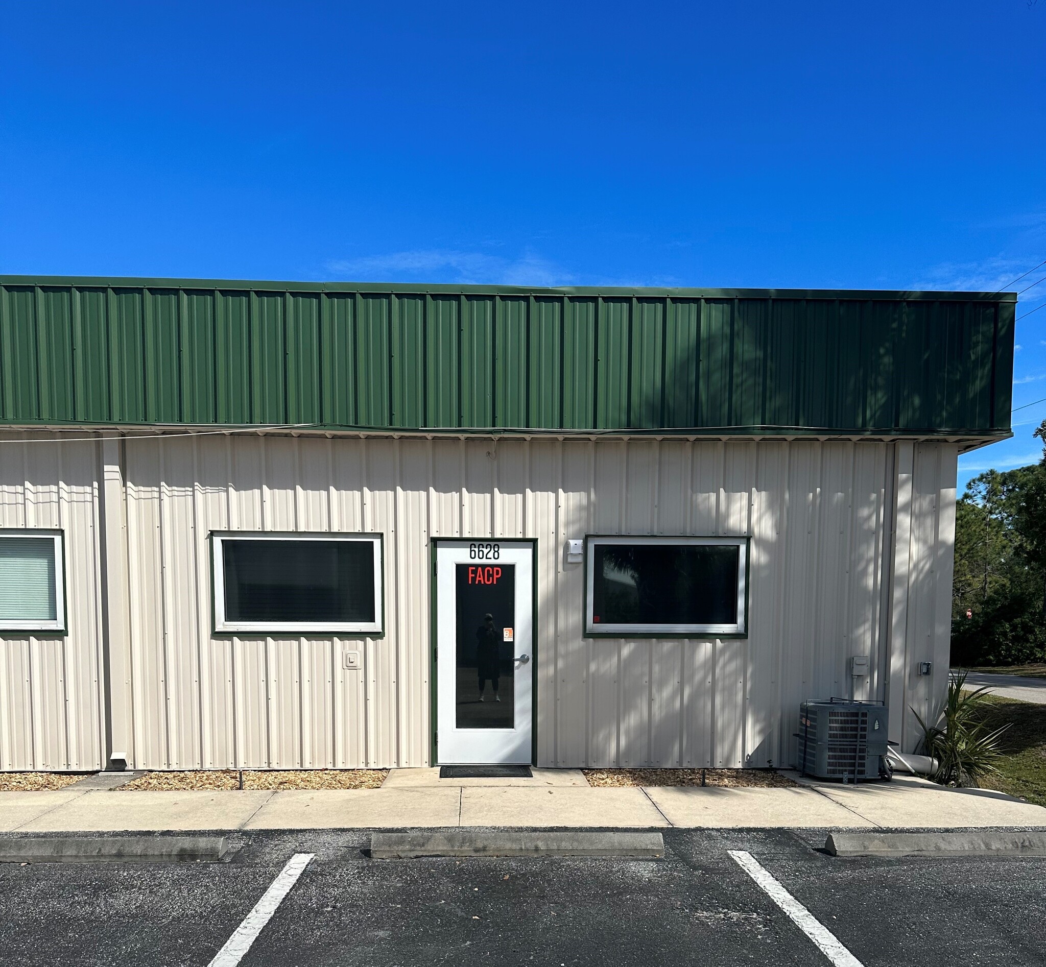 6618-6628 26th Ct E, Sarasota, FL for lease Building Photo- Image 1 of 10