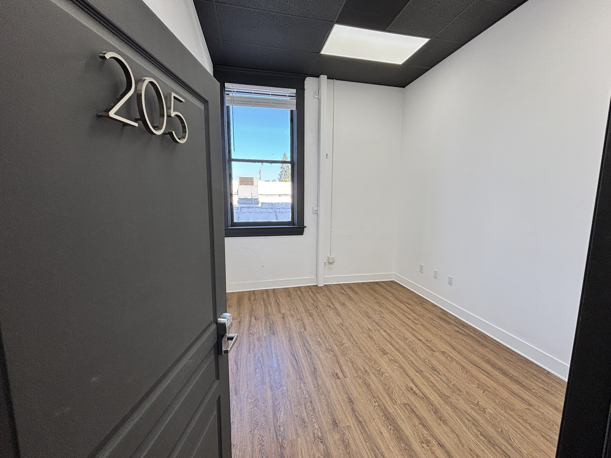 200 E Chapman Ave, Orange, CA for lease Interior Photo- Image 1 of 6