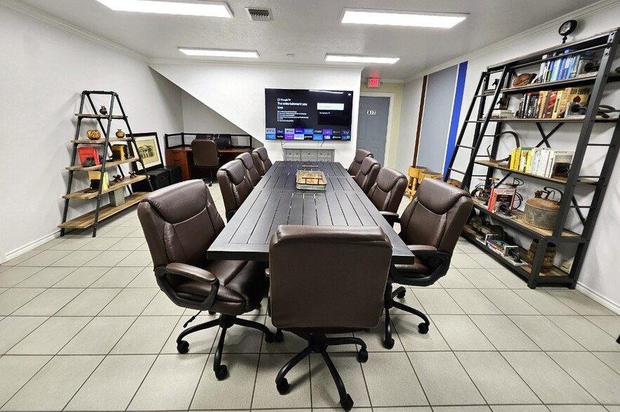 2409 Maxwell Ln, Deer Park, TX for lease - Interior Photo - Image 3 of 39