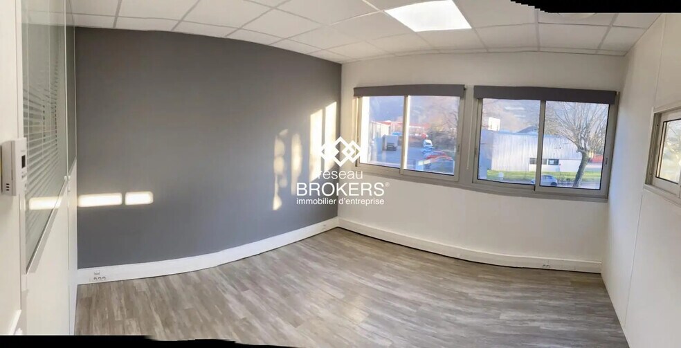 Office in Saint-Martin-le-Vinoux for sale - Interior Photo - Image 3 of 5