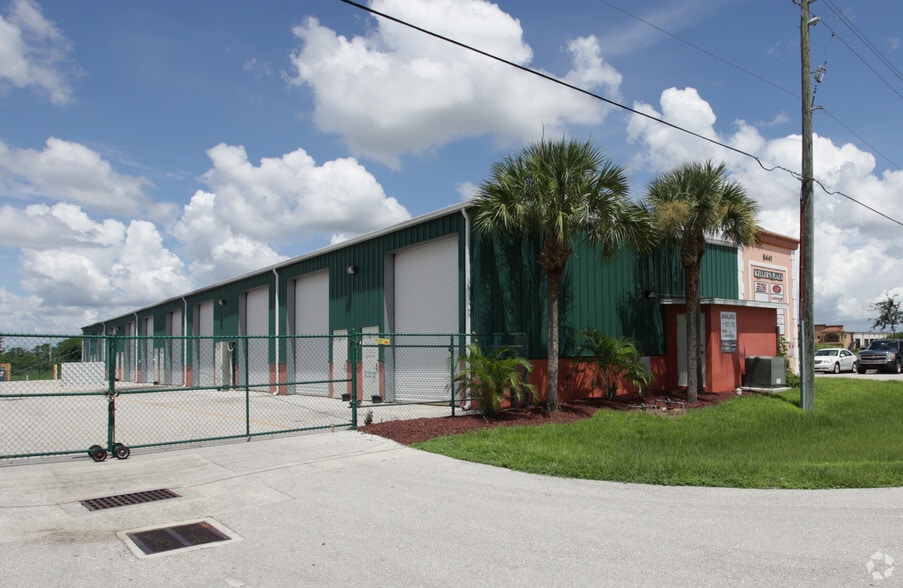 5441 Lee St, Lehigh Acres, FL for lease - Building Photo - Image 2 of 3