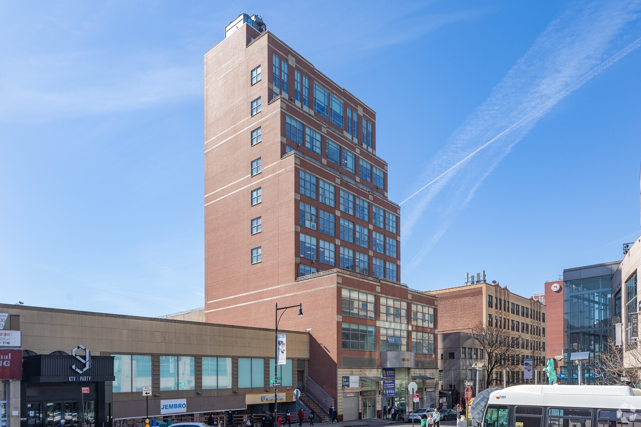 136-18 39th Ave, Flushing, NY for lease Building Photo- Image 1 of 12