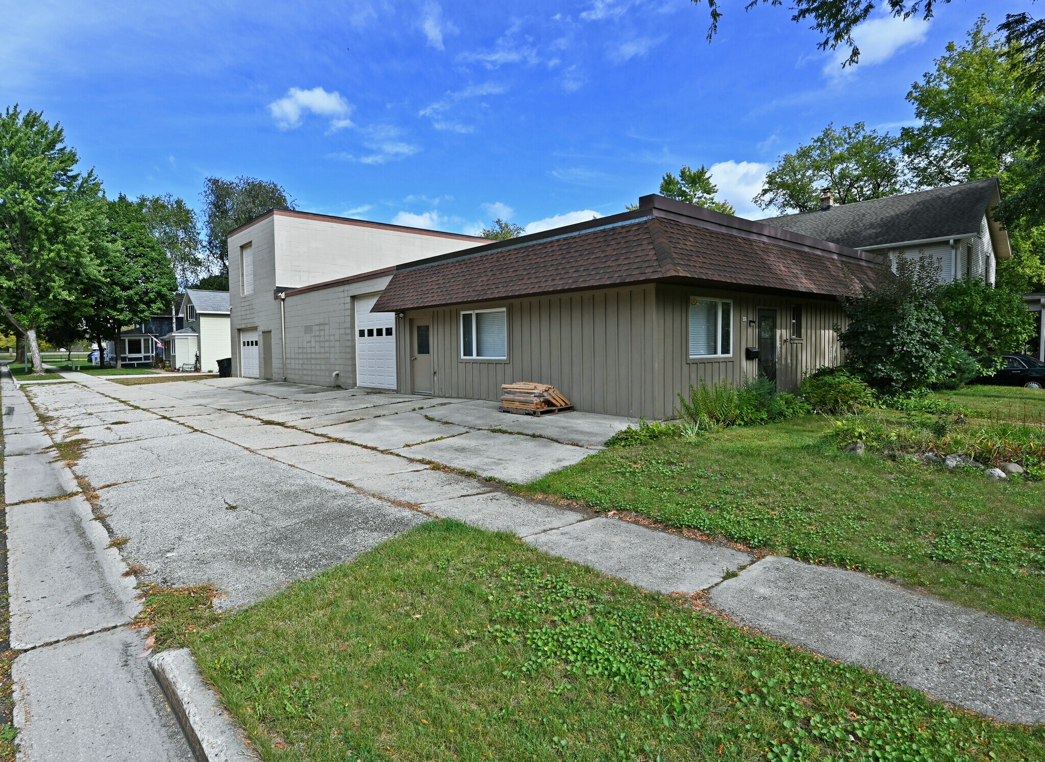 602 E Union St, Oconomowoc, WI for sale Building Photo- Image 1 of 1