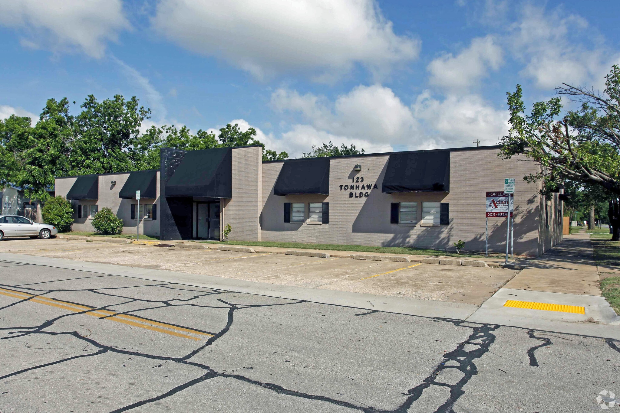 123 E Tonhawa St, Norman, OK for lease Building Photo- Image 1 of 2