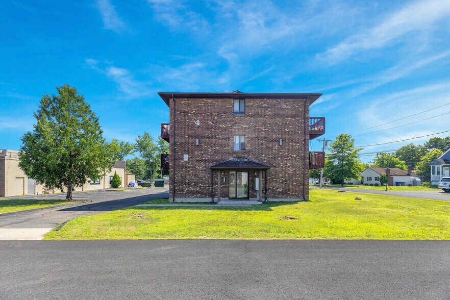 4 Twining St, Plainville, CT 06062 Multifamily for Sale