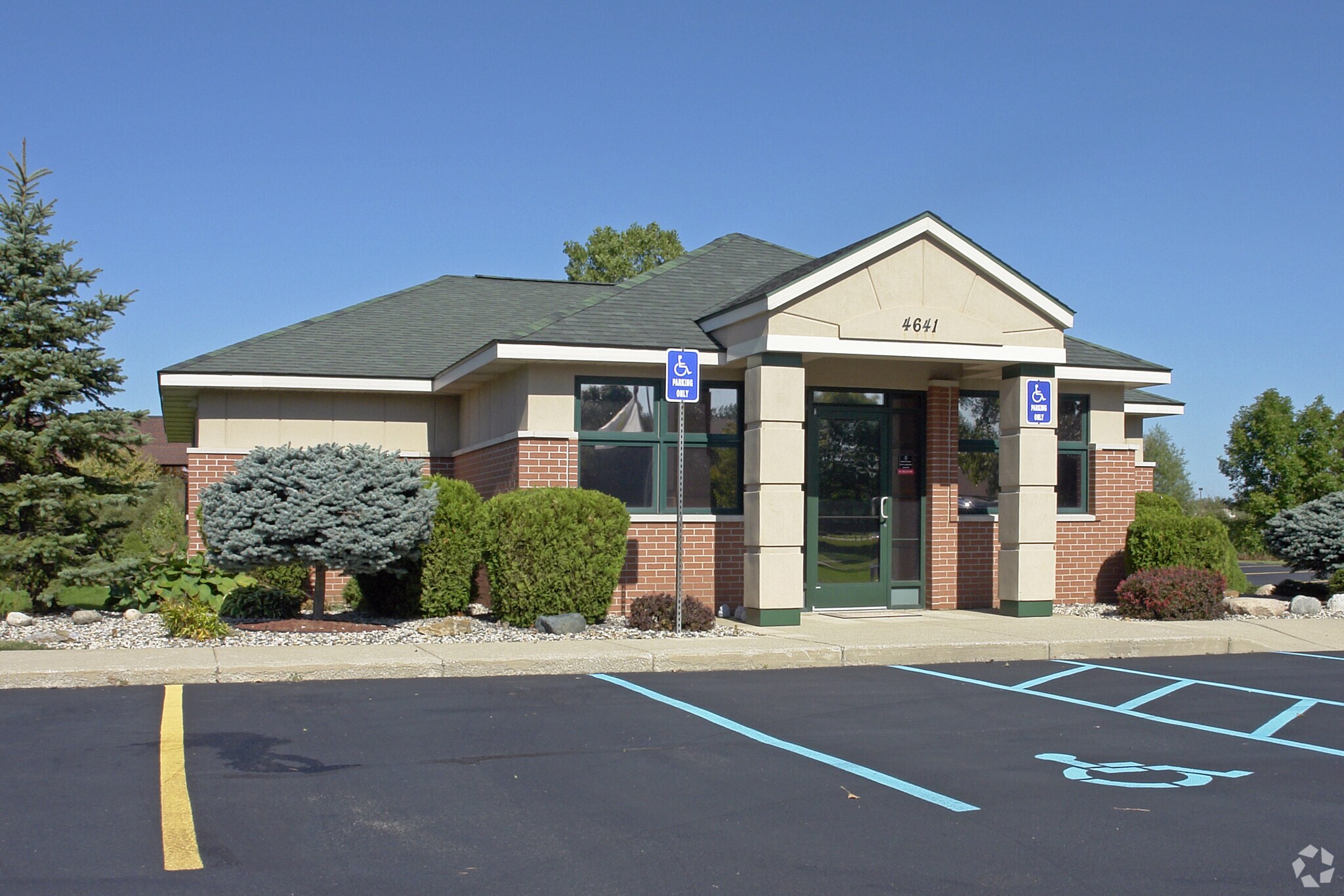 4641 N Breton Ct SE, Grand Rapids, MI 49508