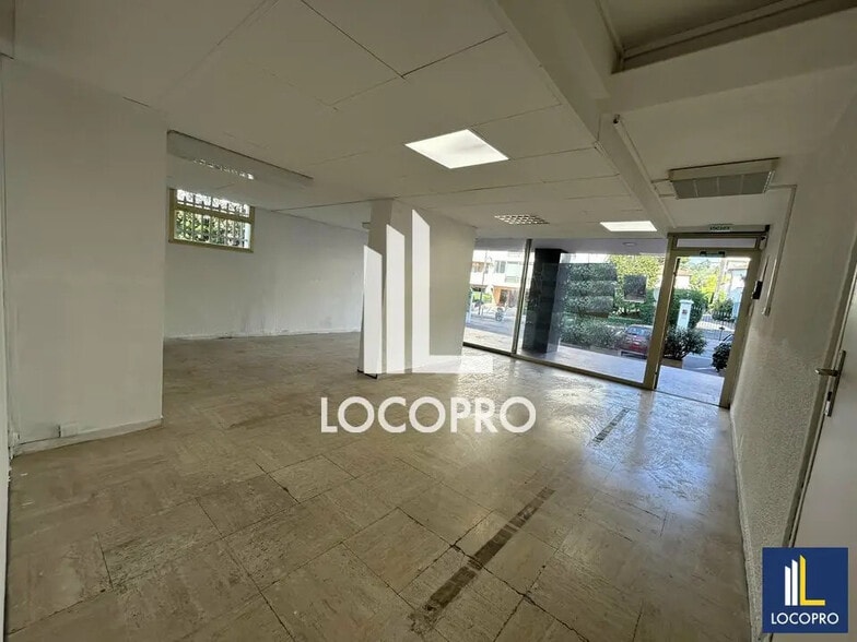 Retail in Cannes for lease - Interior Photo - Image 3 of 9