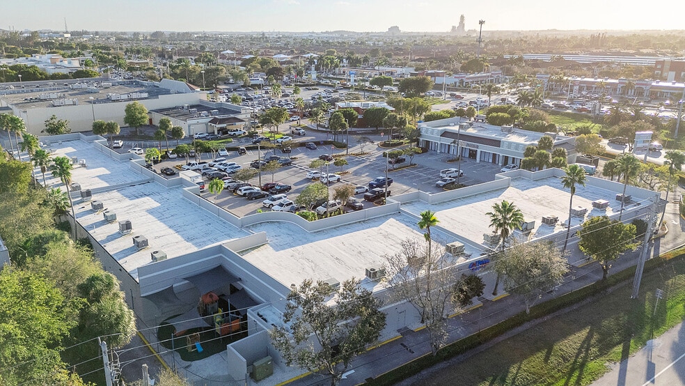 3300-3320 W 84th St, Hialeah, FL for lease - Aerial - Image 3 of 19