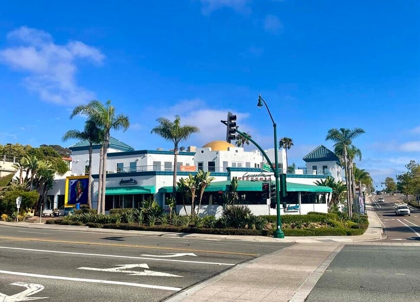 315-335 S Coast Hwy 101, Encinitas, CA for lease - Building Photo - Image 2 of 2