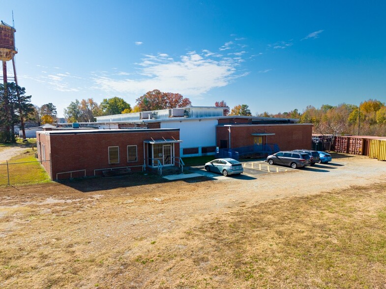 140 Somerset Church Rd, Roxboro, NC for lease - Building Photo - Image 1 of 14