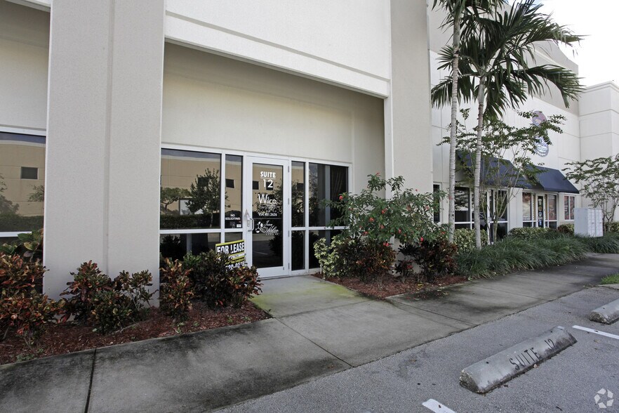 2450 W Sample Rd, Pompano Beach, FL for lease - Building Photo - Image 2 of 13