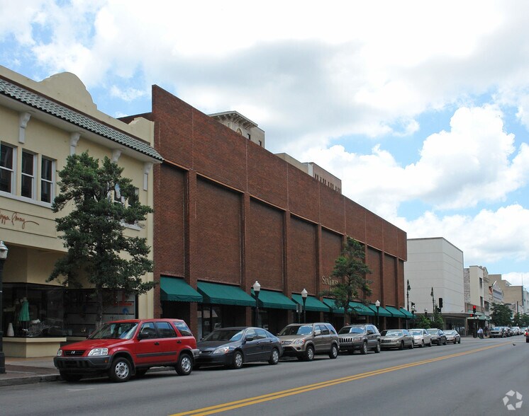 2 W Broughton St, Savannah, GA for sale - Primary Photo - Image 1 of 1