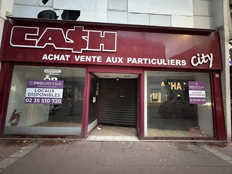 Retail in Le Havre for lease Building Photo- Image 1 of 2