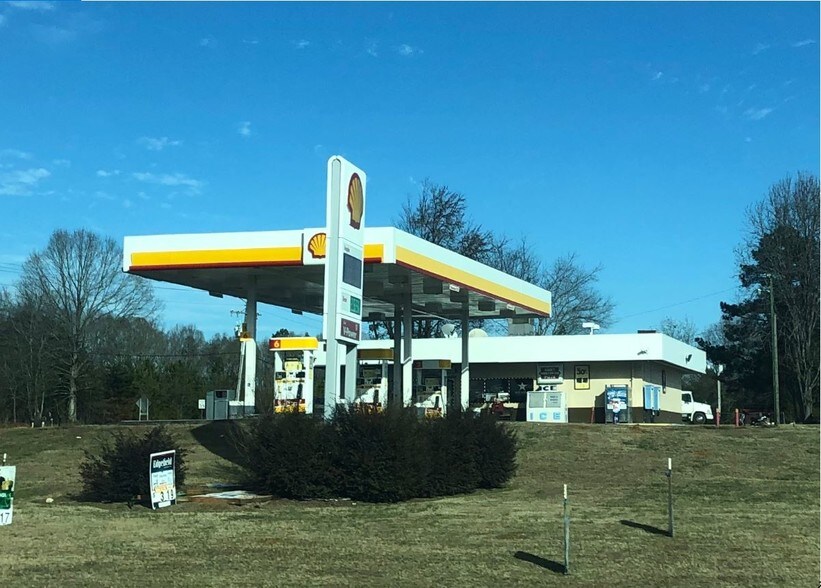 4931 Old Easley Bridge Rd, Easley, SC 29642