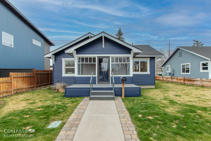 721 SW 10th St, Redmond, OR for sale - Primary Photo - Image 1 of 17