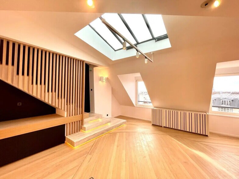 30 Rue D'Astorg, Paris for lease - Interior Photo - Image 2 of 5